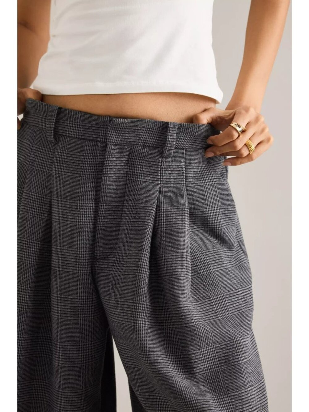 The Avery Houndstooth Pleated Wide-Leg Trousers by Maeve L - Picture 3 of 5